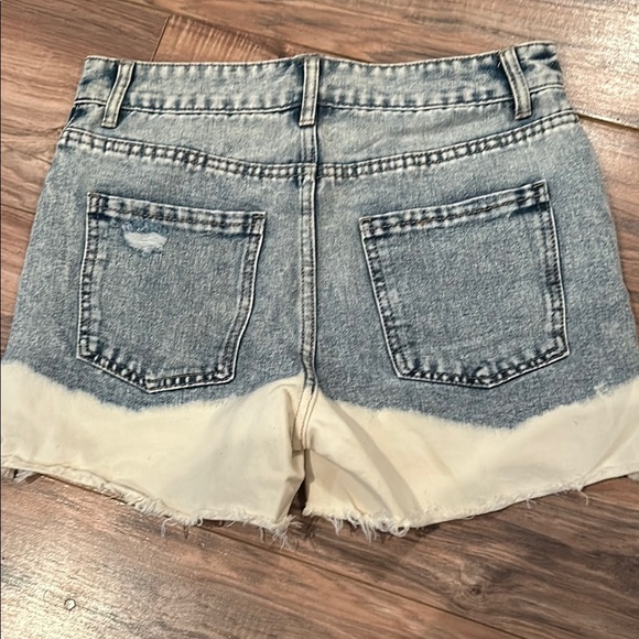 Denim Distressed Women's Shorts - Picture 3 of 3